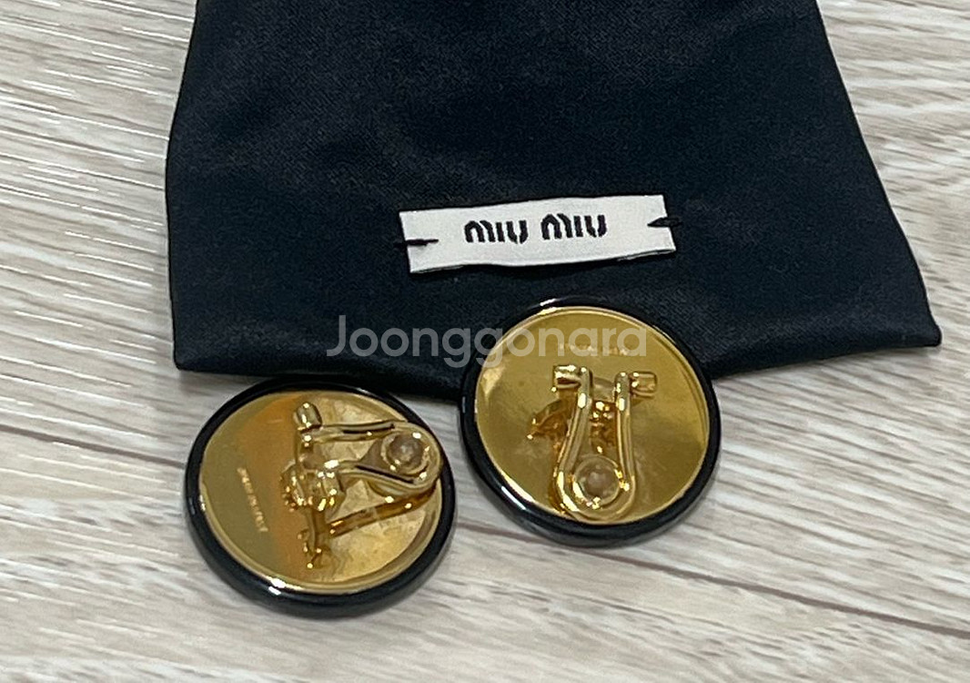 정품 MIUMIU 미우미우 귀걸이 파우치 포함--2
