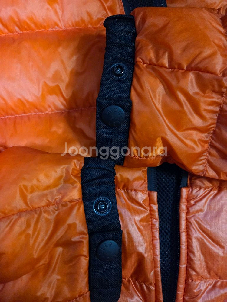 몽클레어 경량패딩 3사이즈(100) 상태A급 정품!!!--6