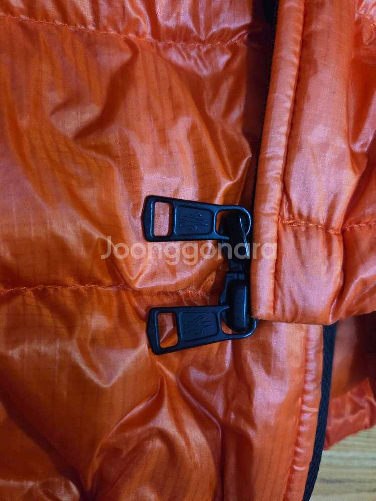 몽클레어 경량패딩 3사이즈(100) 상태A급 정품!!!--9