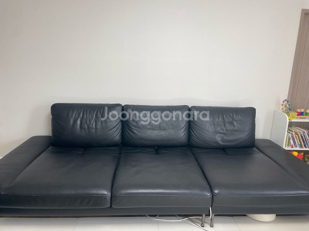 자코모 천연 가죽 4인용 소파 / 블랙 / 상태 최상--0