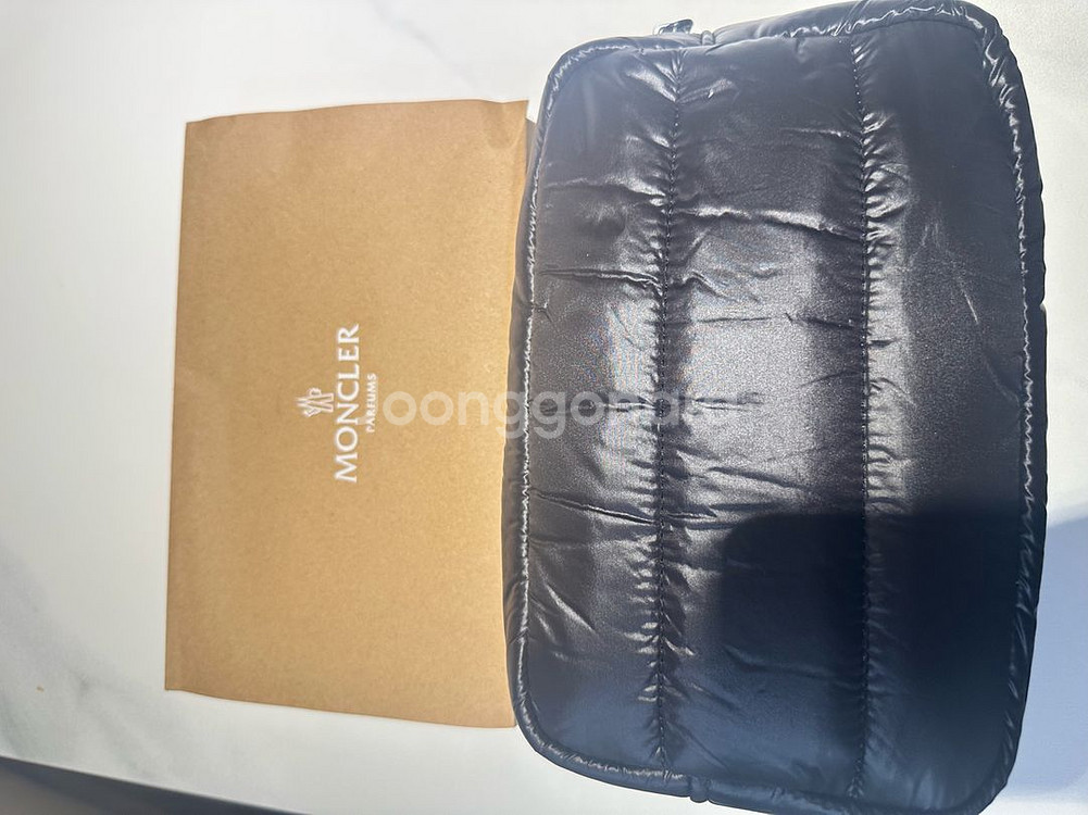 몽클레어 패딩 파우치 새상품--3