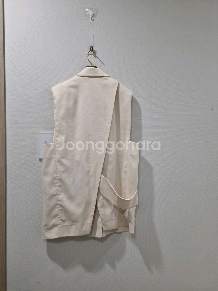 럭키슈에뜨 아이보리 베스트 조끼 22~23ss--4