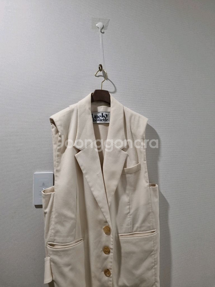 럭키슈에뜨 아이보리 베스트 조끼 22~23ss--1