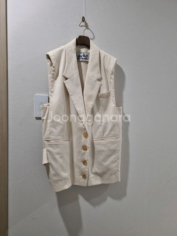럭키슈에뜨 아이보리 베스트 조끼 22~23ss--0