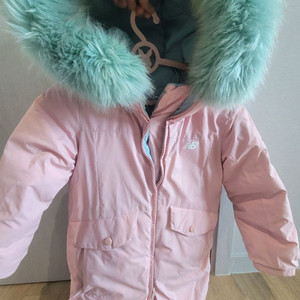 뉴발란스 롱 덕다운패딩 120 팔아요