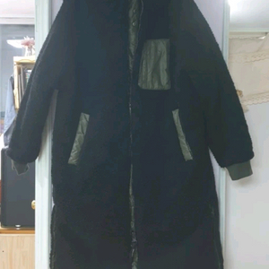 흄(HUM) 여성용 리버시블 롱패딩 새것 판매합니다