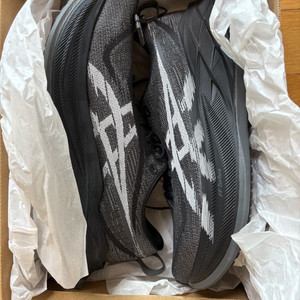 아식스 슈퍼블라스트2 270사이즈