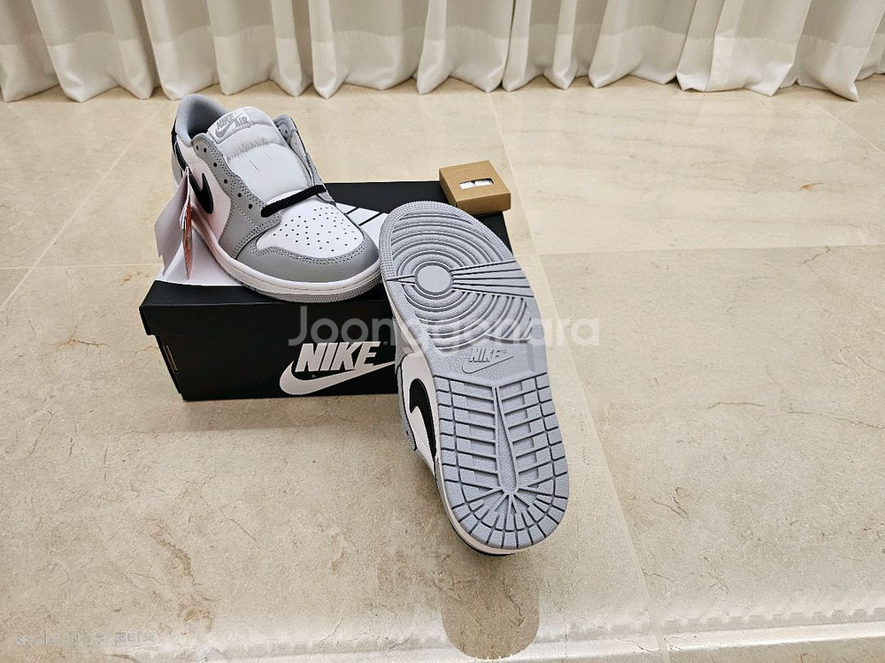 [255] 조던 1 로우 OG 울프 그레이 앤 화이트--1