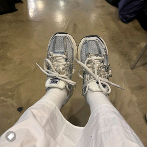 우먼 나이키 줌 보메로 5 포톤 더스트 앤 메탈릭 실버