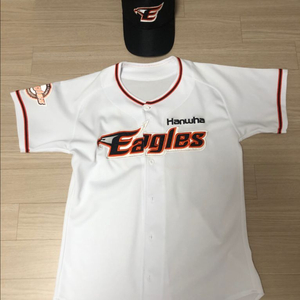 한화이글스 유니폼과 모자 세트 팝니다.