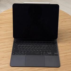 아이패드 프로 13인치 M4 256GB + 매직키보드