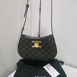[새상품] 셀린느 틸리백 Black tan