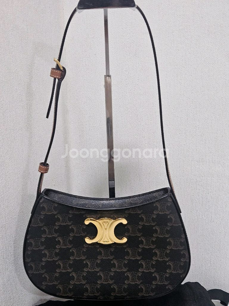 [새상품] 셀린느 틸리백 Black tan--1