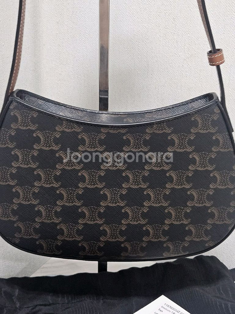 [새상품] 셀린느 틸리백 Black tan--3