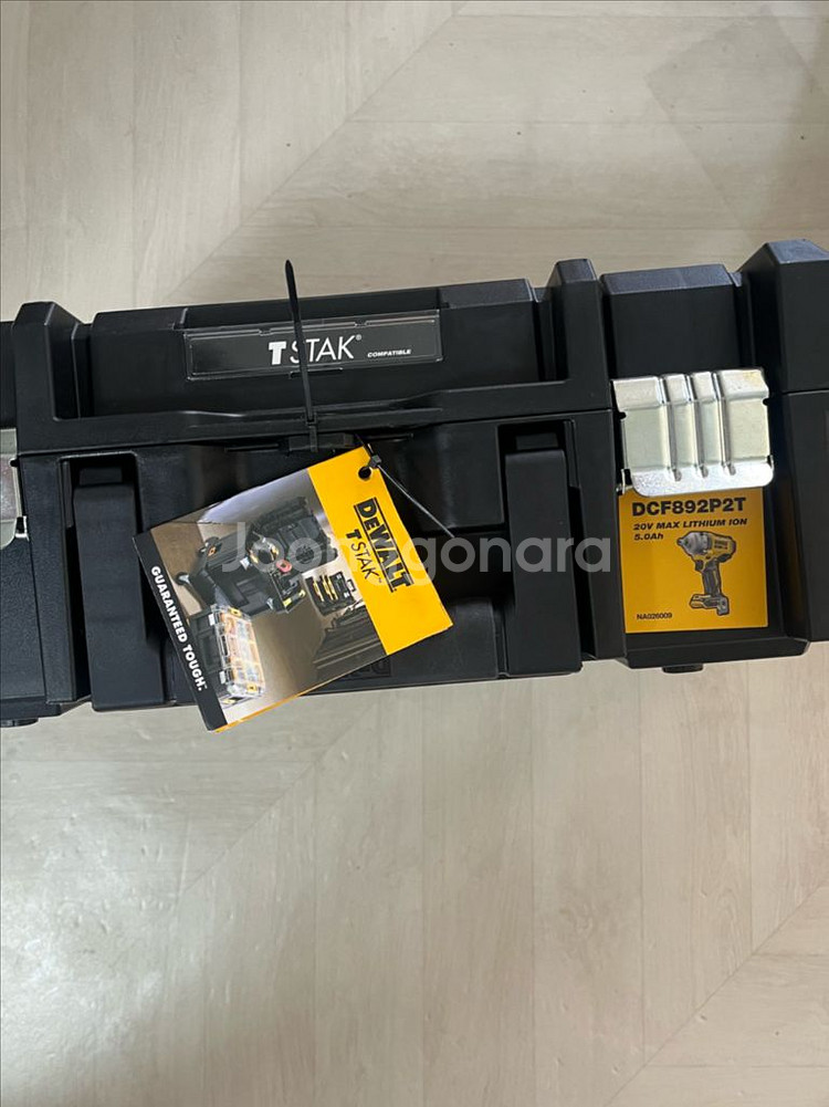 디월트 미드토크 임팩렌치--1