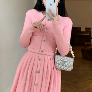 퍼카라 보석단추 핑크 가디건 스커트 세트