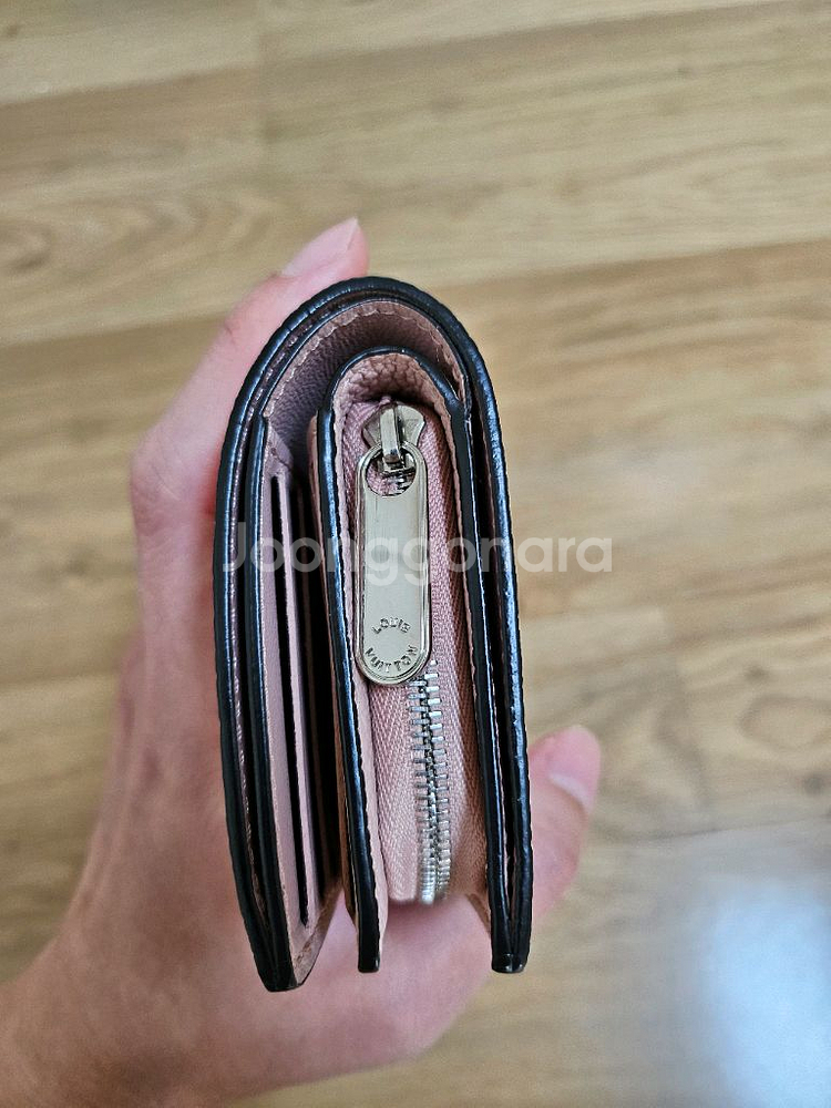 루이비통 지갑 클레아 월렛 정품--1