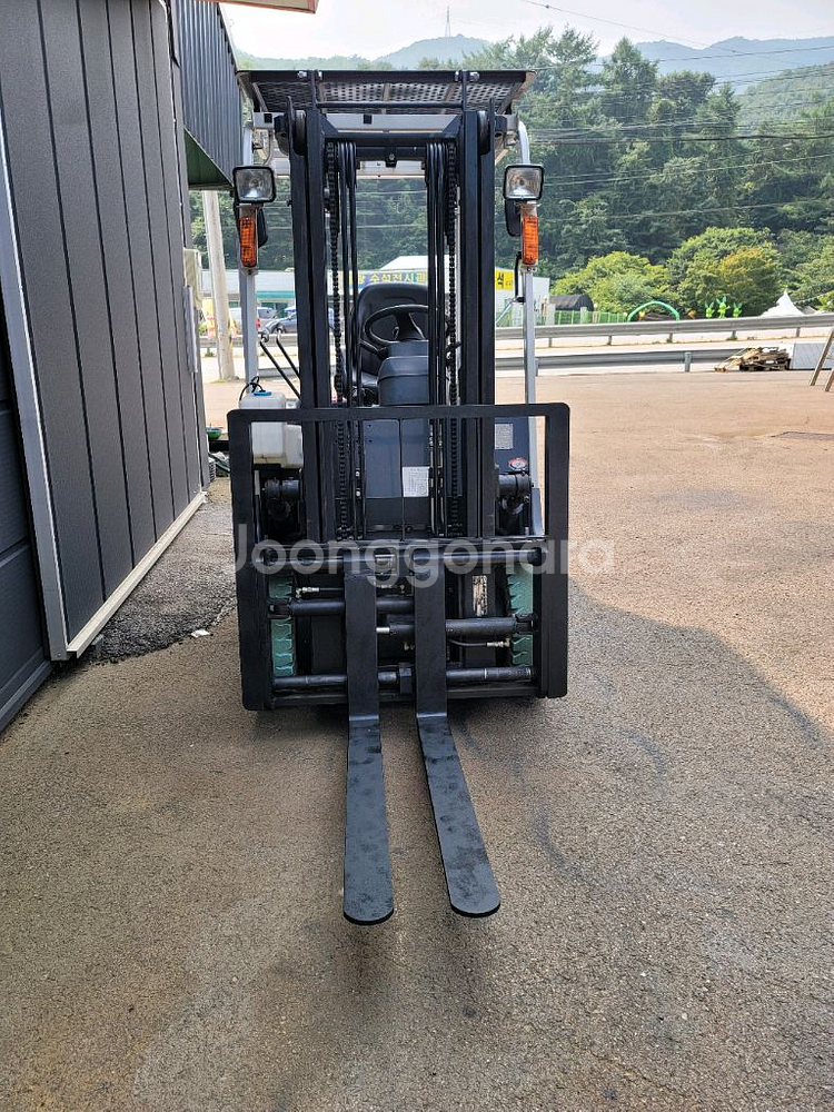 최상급 유니케리어 1.5톤 전동지게차 판매--2