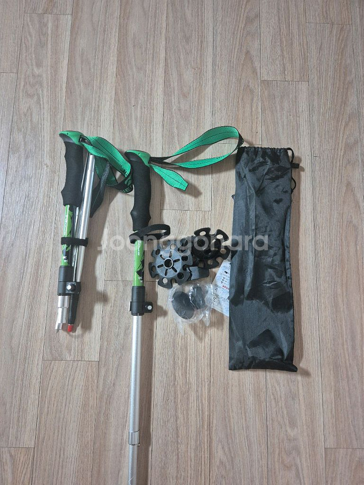 등산용 고급 경량 3단 트래킹 스틱. 새제품입니다.--1