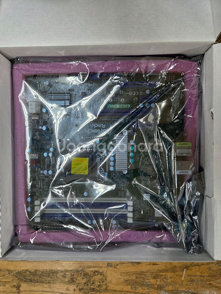 애즈락 E3C232D4U 서버보드 팝니다.--1