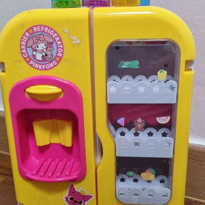 핑크퐁 아기상어 냉장고 캐리어 3000원