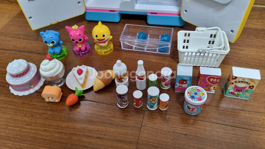 핑크퐁 아기상어 냉장고 캐리어 3000원--1