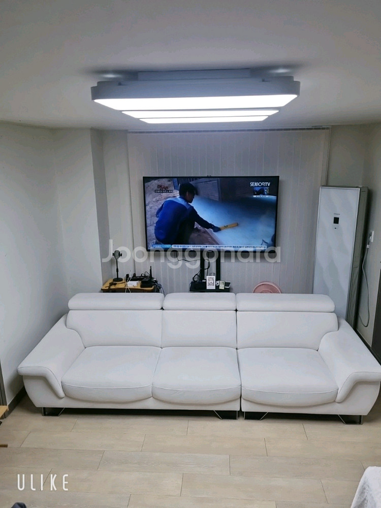 화이트 패브릭 3~4인용 소파--1