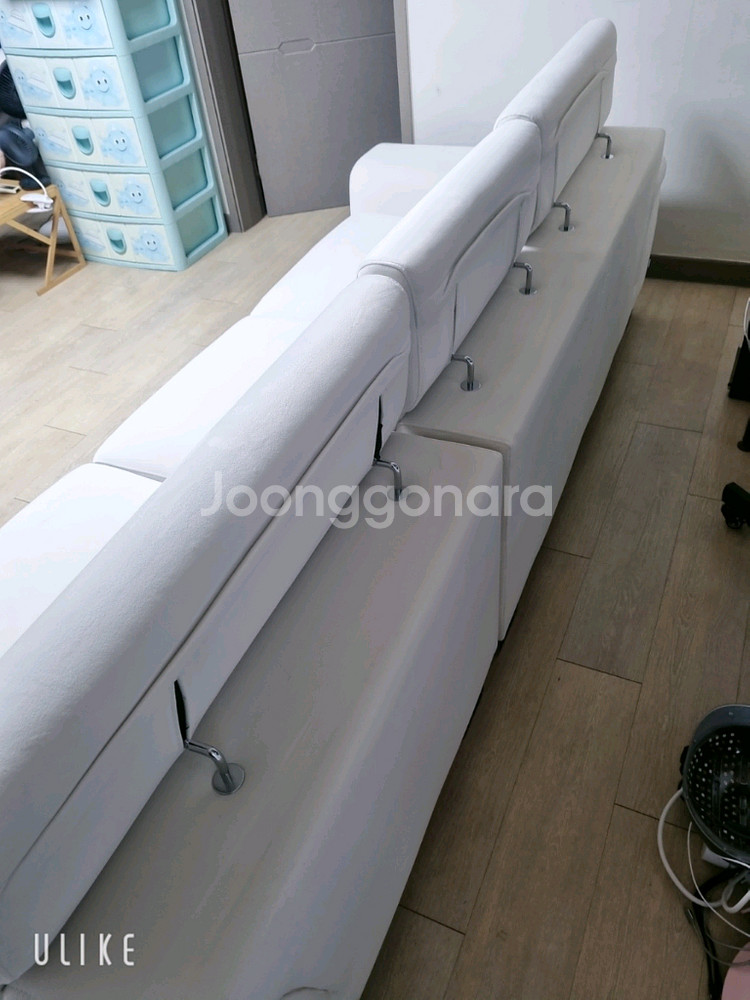 화이트 패브릭 3~4인용 소파--4