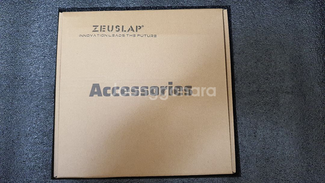 제우스랩 22인치 2K 포터블 터치 모니터--2