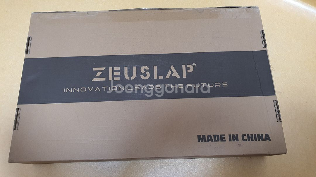 제우스랩 22인치 2K 포터블 터치 모니터--5