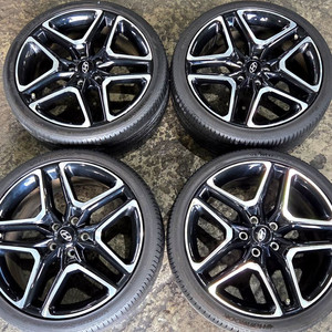 벨로스터N 19인치휠타이어 2353519 PCD114