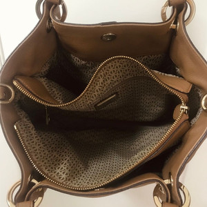 토트백 ㅡ루이까또즈