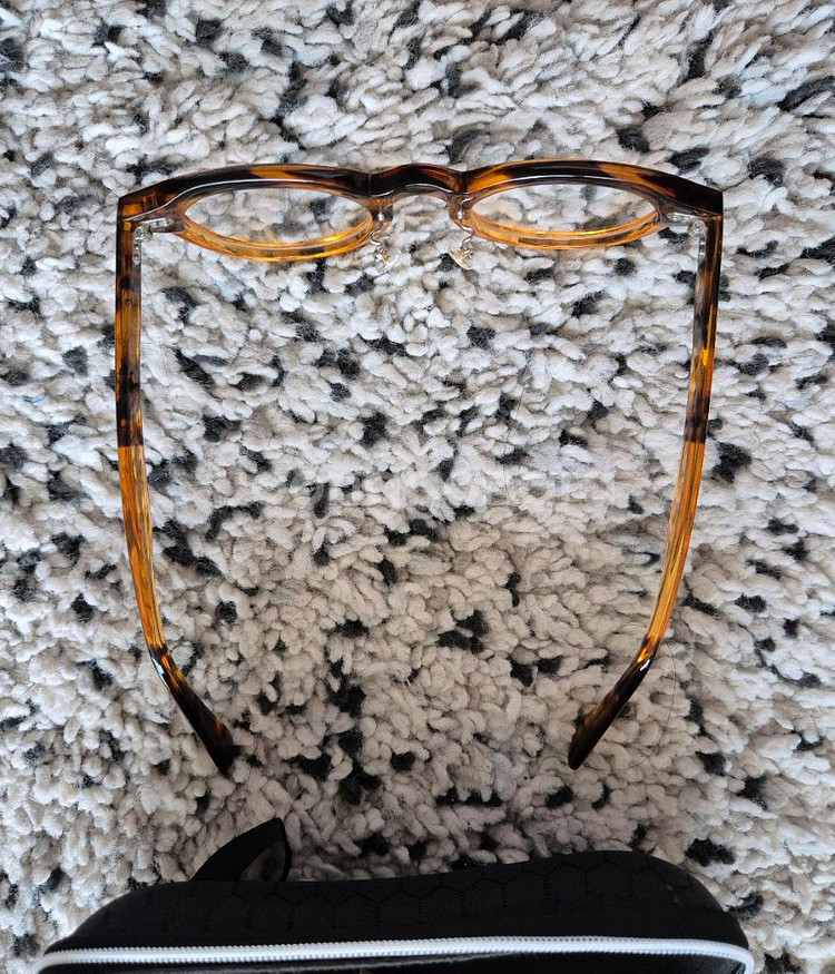 명품스타일 최고급 브라운 뿔테 안경. 새제품--5