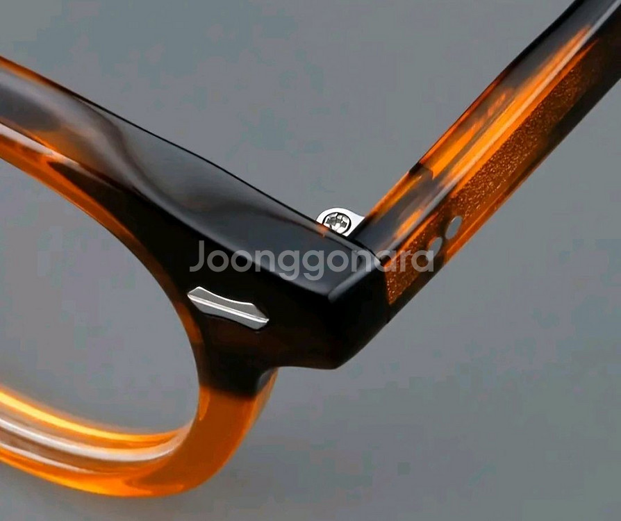 명품스타일 최고급 브라운 뿔테 안경. 새제품--2
