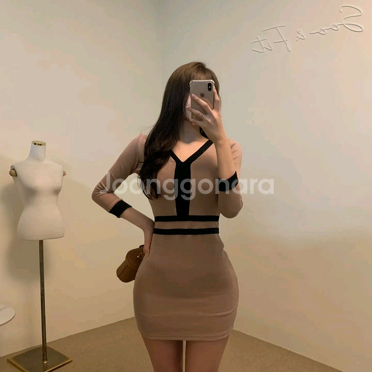 수입의류 배색 니트 미니 원피스--1