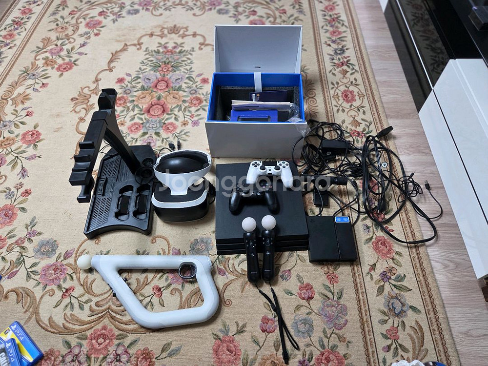 PS4 Pro 1TB+VR 풀세트(풀박스)팝니다--0
