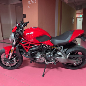 데스모 완료 두카티 몬스터821 19년식 판매합니다.
