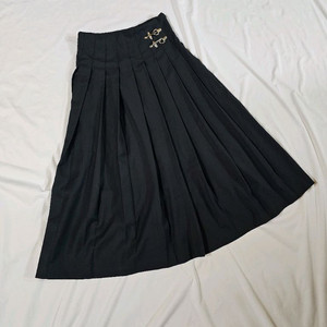 [s] 노이어덜트 neu adult 플리츠 스커트