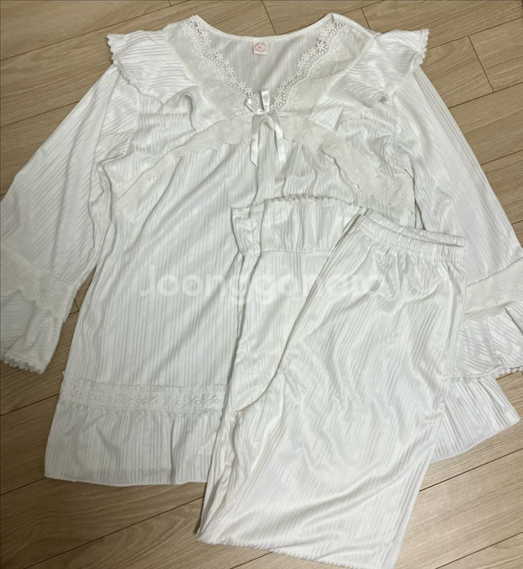 흰색 레이스 잠옷--0