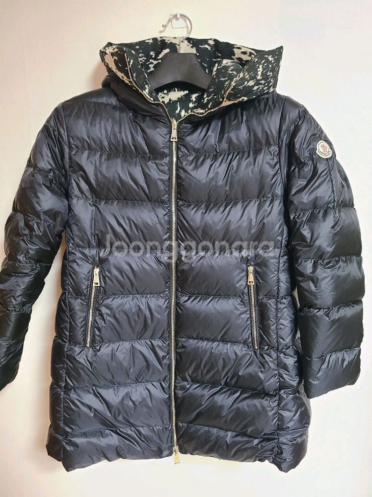 몽클레어 여성 경량패딩--2