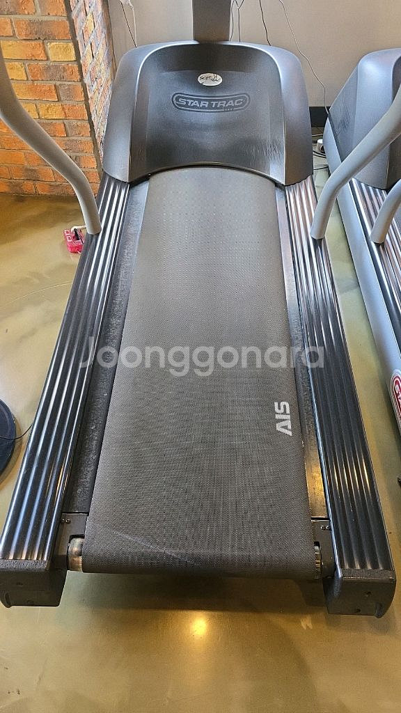 스타트랙 런닝머신 1대 + TV +TV거치대 판매합니다--0