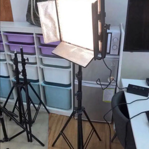 서울 스튜디오 촬영 영상 조명 팔콘아이즈 LED 800
