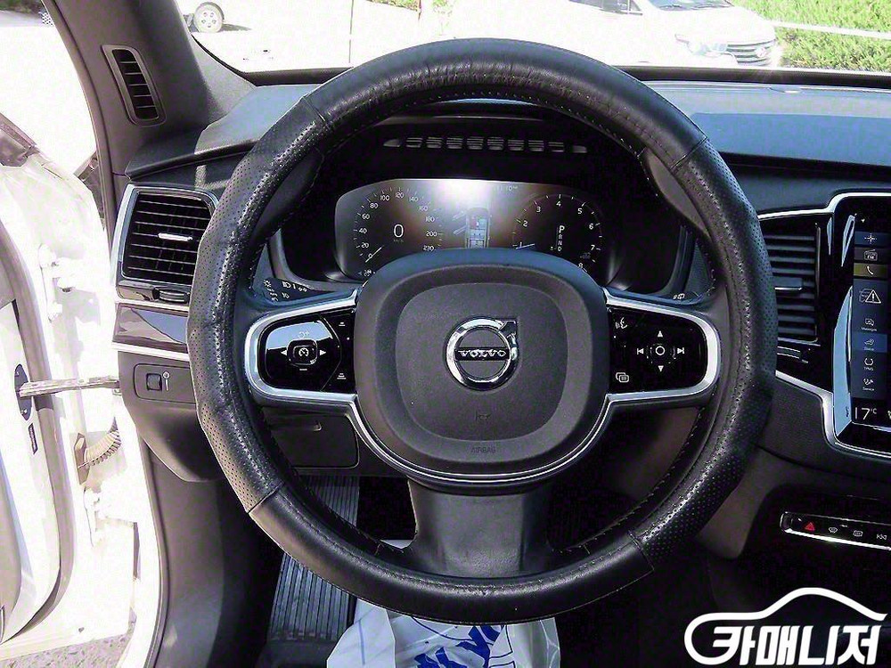 [볼보]XC90 2세대 2.0 T6 AWD 모멘텀 #앱 이미지