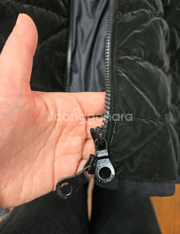 듀베티카 24Fw 벨벳 다운 판초 36사이즈 판매해요!--6