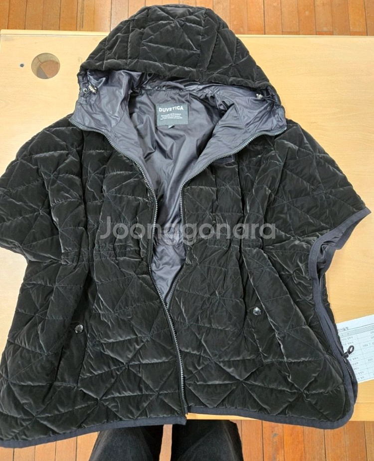 듀베티카 24Fw 벨벳 다운 판초 36사이즈 판매해요!--1