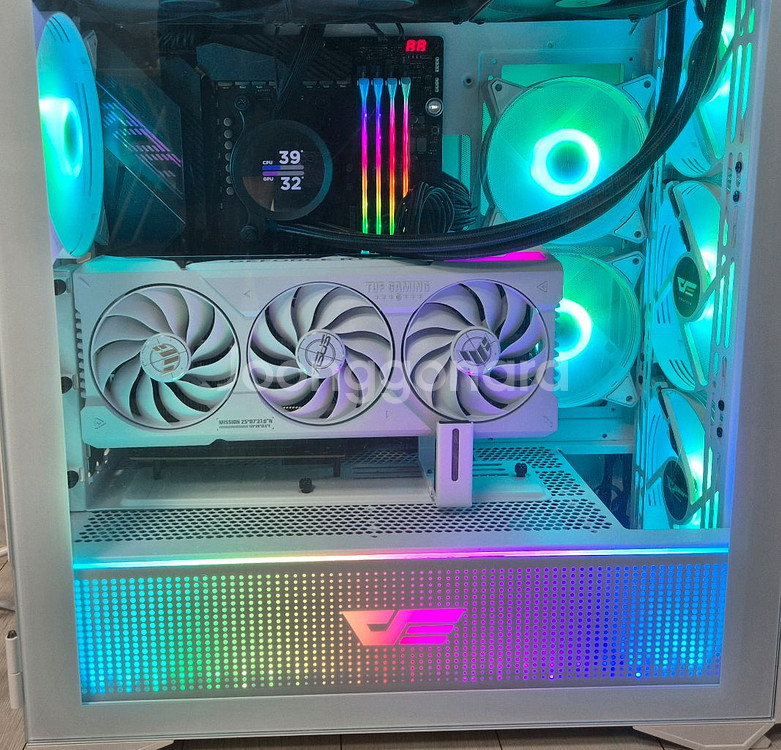 화이트 ASUS TUF RTX4070 TI SUPER--0