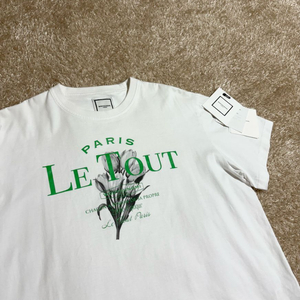 우영미 플라워 그래픽 반팔티 화이트