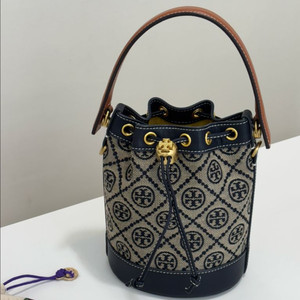 토리버치 모노그램 버킷백 미니