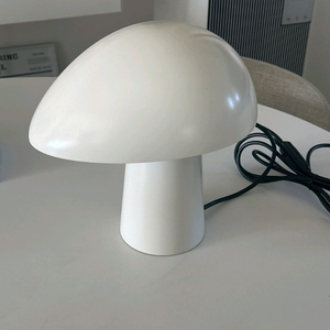 프리츠한센 나이트 아울 테이블 램프 (스모키 화이트)