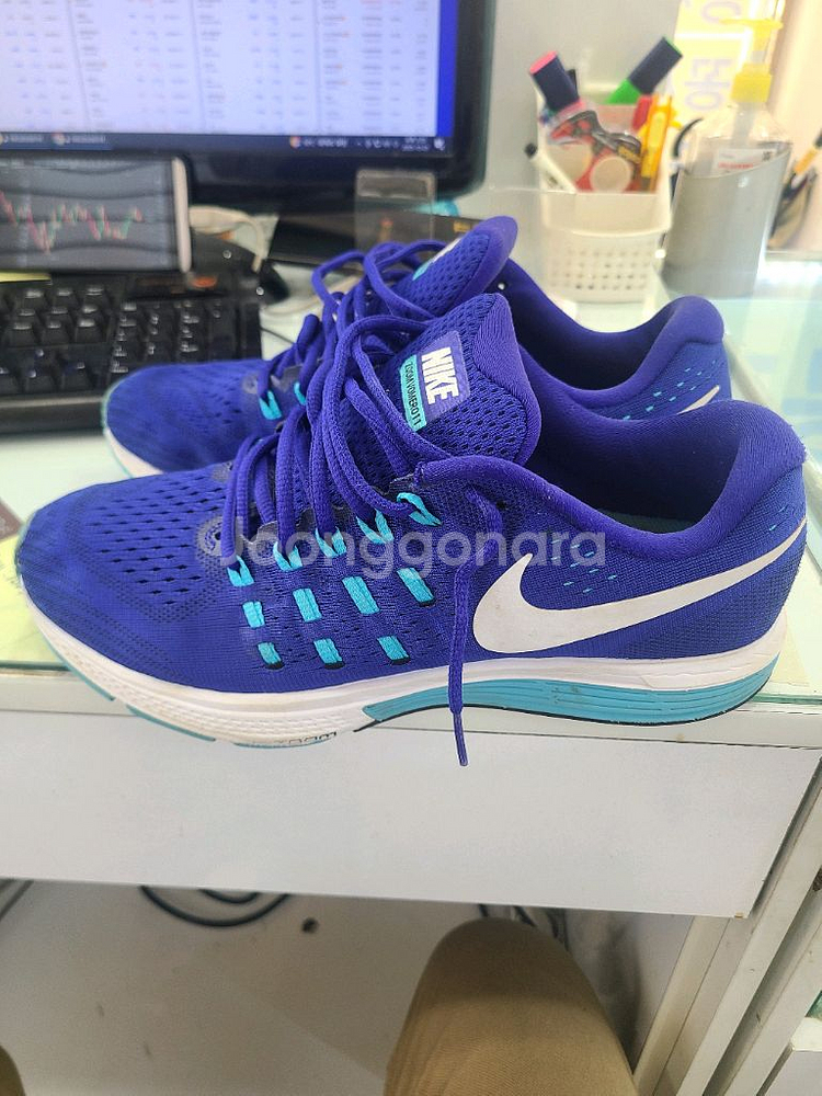 나이키 런닝화 에어줌 보메로11 275--2